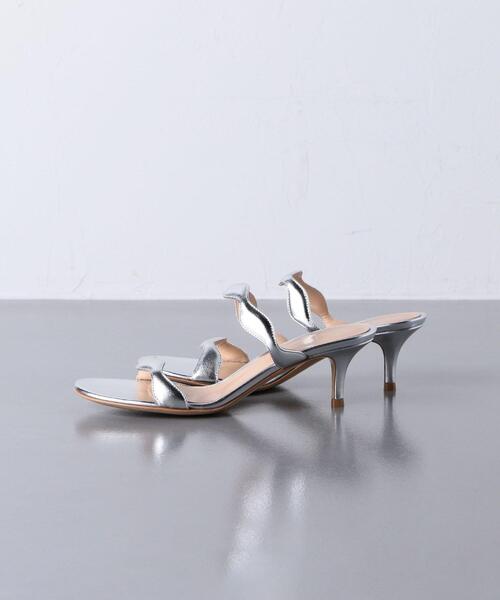 Gianvito Rossi(ジャンヴィトロッシ)の「<Gianvito Rossi(ジャンヴィト ロッシ)>WAVE 2ストラップ サンダル ■■■(サンダル・レディース・シルバー・36/35/37)」の3枚目の写真