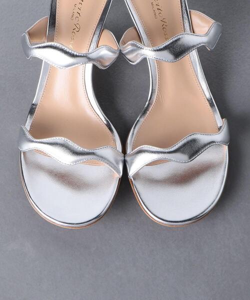 Gianvito Rossi(ジャンヴィトロッシ)の「<Gianvito Rossi(ジャンヴィト ロッシ)>WAVE 2ストラップ サンダル ■■■(サンダル・レディース・シルバー・36/35/37)」の6枚目の写真