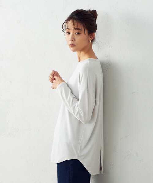 COMME CA ISM(コムサイズム)の「スリット入り 長袖Tシャツ(Tシャツ/カットソー・レディース・ホワイト/ライトグレー・MEDIUM/LARGE)」の17枚目の写真