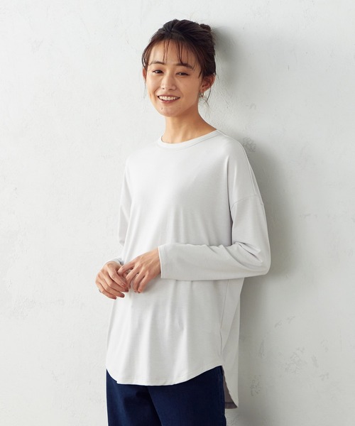 COMME CA ISM(コムサイズム)の「スリット入り 長袖Tシャツ(Tシャツ/カットソー・レディース・ホワイト/ライトグレー・MEDIUM/LARGE)」の2枚目の写真
