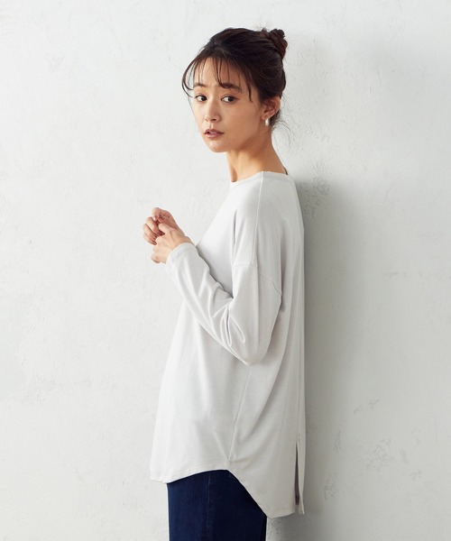 COMME CA ISM(コムサイズム)の「スリット入り 長袖Tシャツ(Tシャツ/カットソー・レディース・ホワイト/ライトグレー・MEDIUM/LARGE)」の6枚目の写真
