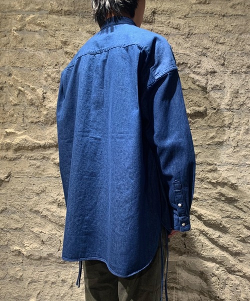Toironier（トワロニエ）の「Toironier/トワロニエ/Denim Mao Shirt/デニムマオカラーシャツ（シャツ/ブラウス・メンズ・インディゴブルー・FREE）」の18枚目の写真