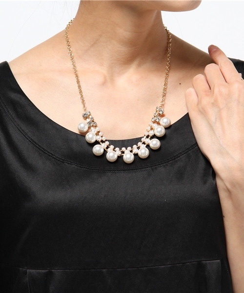 LEPSIM（レプシィム）の「パールダイヤレーンネックレス　559273（ネックレス・レディース・シルバー/ゴールド/ブルー・ONE SIZE）」の10枚目の写真