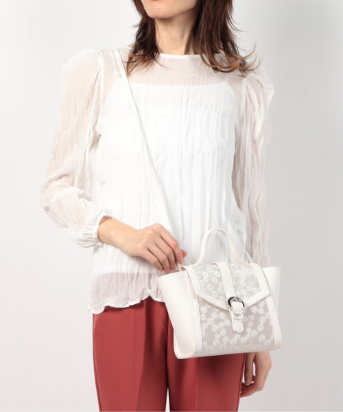 LITTLE ACCESSORIES（リトルアクセサリーズ）の「チュール素材の花柄刺繍の軽量2WAYショルダーバッグ（ショルダーバッグ・レディース・イエロー/ブルー/ベージュ/ホワイト・フリー）」の5枚目の写真