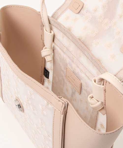 LITTLE ACCESSORIES（リトルアクセサリーズ）の「チュール素材の花柄刺繍の軽量2WAYショルダーバッグ（ショルダーバッグ・レディース・イエロー/ブルー/ベージュ/ホワイト・フリー）」の20枚目の写真