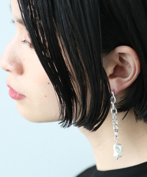 HARE（ハレ）の「チェーンアシメパールピアス(HARE)（ピアス（両耳用）・レディース・シルバー/ゴールド・FREE）」の5枚目の写真