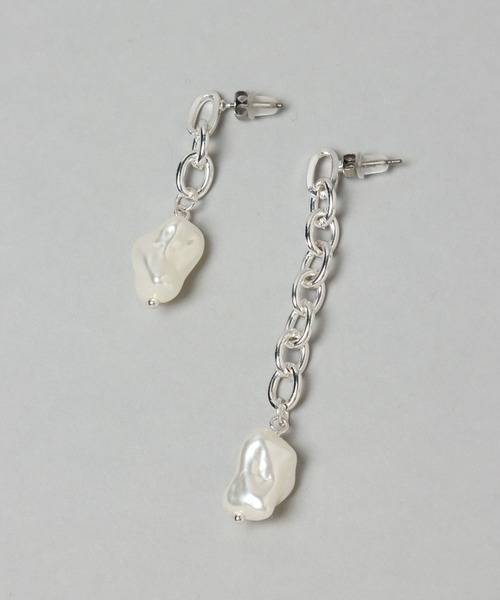 HARE（ハレ）の「チェーンアシメパールピアス(HARE)（ピアス（両耳用）・レディース・シルバー/ゴールド・FREE）」の4枚目の写真