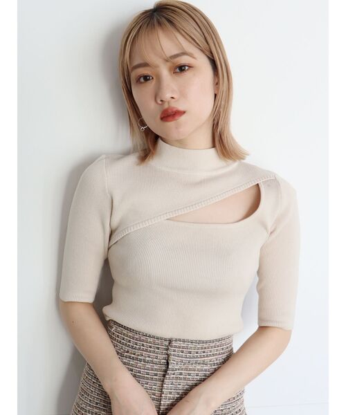 MURUA(ムルーア)の「変形ネックハーフニット(ニット/セーター・レディース・アイボリー/ブラック/ネイビー/ベージュ・FREE)」の2枚目の写真