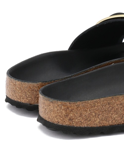 BIRKENSTOCK(ビルケンシュトック)の「MADRID/マドリッド ビッグバックル パテント HEX (WOMEN)(サンダル・レディース・ブラック/チョコ・39/40/37/36/38/35)」の14枚目の写真