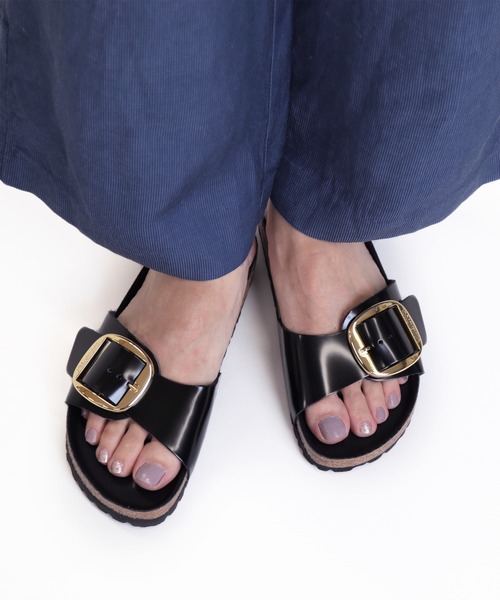 BIRKENSTOCK(ビルケンシュトック)の「MADRID/マドリッド ビッグバックル パテント HEX (WOMEN)(サンダル・レディース・ブラック/チョコ・39/40/37/36/38/35)」の18枚目の写真