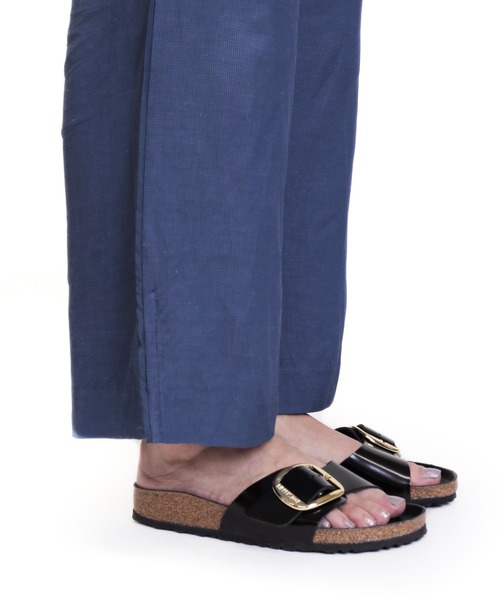 BIRKENSTOCK(ビルケンシュトック)の「MADRID/マドリッド ビッグバックル パテント HEX (WOMEN)(サンダル・レディース・ブラック/チョコ・39/40/37/36/38/35)」の19枚目の写真