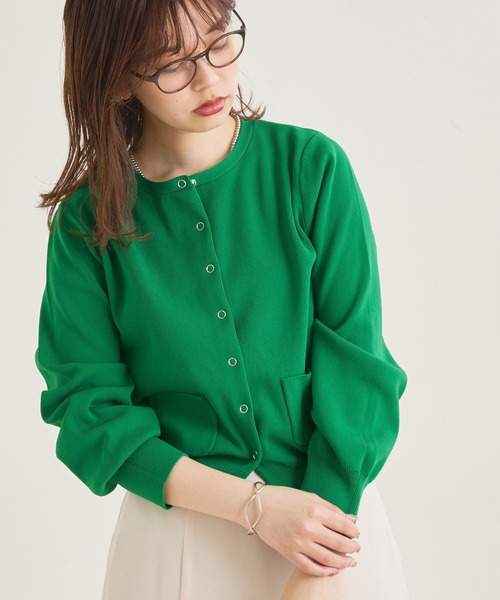 natural couture(ナチュラルクチュール)の「WEB限定/旬顔コーデが決まるプチプラリングドット釦おしゃれカーディガン(カーディガン/ボレロ・レディース・グリーン/ピンク/パープル/オフホワイト・FREE)」の3枚目の写真