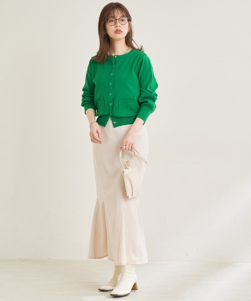 natural couture(ナチュラルクチュール)の「WEB限定/旬顔コーデが決まるプチプラリングドット釦おしゃれカーディガン(カーディガン/ボレロ・レディース・グリーン/ピンク/パープル/オフホワイト・FREE)」の8枚目の写真