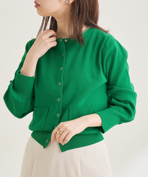 natural couture(ナチュラルクチュール)の「WEB限定/旬顔コーデが決まるプチプラリングドット釦おしゃれカーディガン(カーディガン/ボレロ・レディース・グリーン/ピンク/パープル/オフホワイト・FREE)」の6枚目の写真