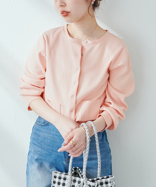 natural couture(ナチュラルクチュール)の「WEB限定/旬顔コーデが決まるプチプラリングドット釦おしゃれカーディガン(カーディガン/ボレロ・レディース・グリーン/ピンク/パープル/オフホワイト・FREE)」の11枚目の写真