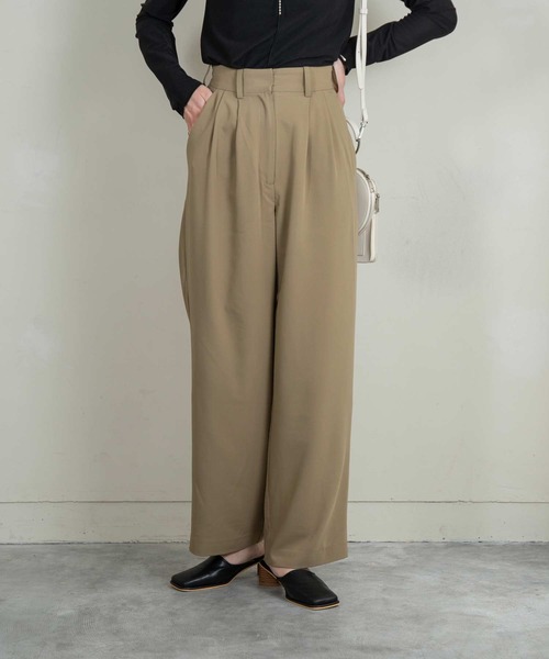 Amiur(エミレ)の「straight wide tuck pants(その他パンツ・レディース・ブラック/イエロー/オリーブ系・S/M)」の5枚目の写真