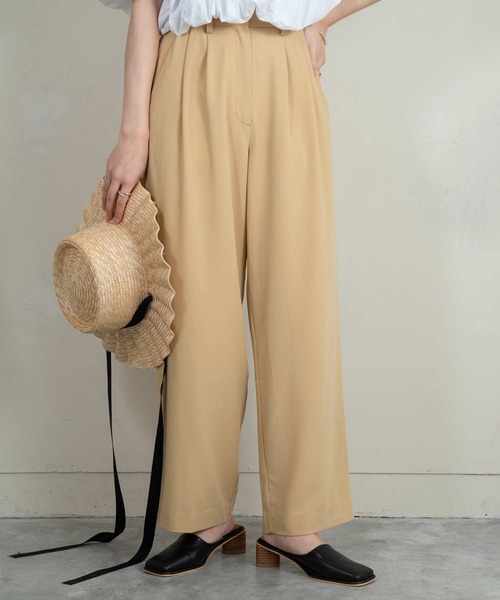 Amiur(エミレ)の「straight wide tuck pants(その他パンツ・レディース・ブラック/イエロー/オリーブ系・S/M)」の8枚目の写真