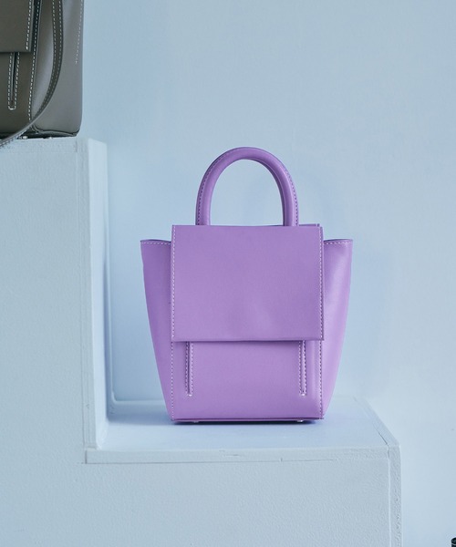 ADAM ET ROPE'(アダムエロペ)の「〈追加〉【2WAY】スプリットレザーフラップミニバッグ(ハンドバッグ・レディース・マスタード/ラベンダー/ベージュ系その他/ブラック・FREE)」の4枚目の写真