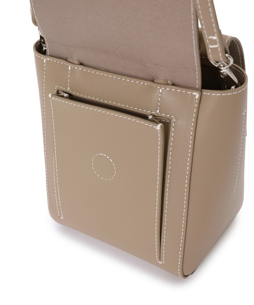 ADAM ET ROPE'(アダムエロペ)の「〈追加〉【2WAY】スプリットレザーフラップミニバッグ(ハンドバッグ・レディース・マスタード/ラベンダー/ベージュ系その他/ブラック・FREE)」の22枚目の写真