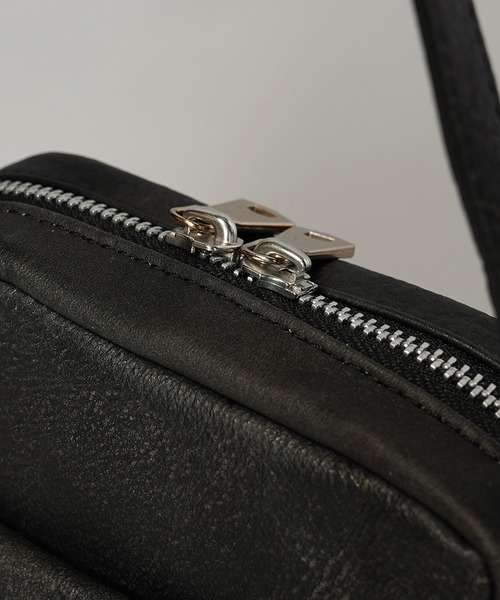 MAISON SPECIAL(メゾンスペシャル)の「《UNISEX》Leather Mini Pouch With Drawstring Charm/巾着チャーム付きレザーミニポーチ【MAISON SPECIAL/メゾンスペシャル】(ショルダーバッグ・メンズ・ホワイト/ブラック/グリーン/ブルー/シルバー/ゴールド/ダークグリーン/パープル/オフホワイト/ターコイズブルー/グレイッシュベージュ/その他1/ダークブラック・FREE)」の17枚目の写真