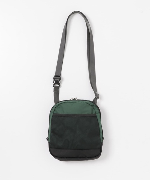 URBAN RESEARCH DOORS（アーバンリサーチドアーズ）の「デルフィナイロンショルダー（ショルダーバッグ・メンズ・ブラック/グリーン/アイボリー・-）」の5枚目の写真