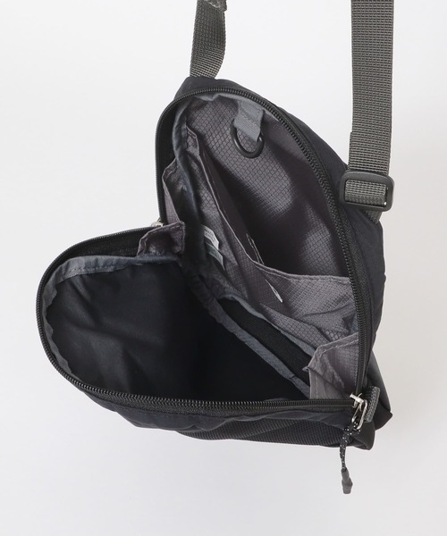 URBAN RESEARCH DOORS（アーバンリサーチドアーズ）の「デルフィナイロンショルダー（ショルダーバッグ・メンズ・ブラック/グリーン/アイボリー・-）」の10枚目の写真