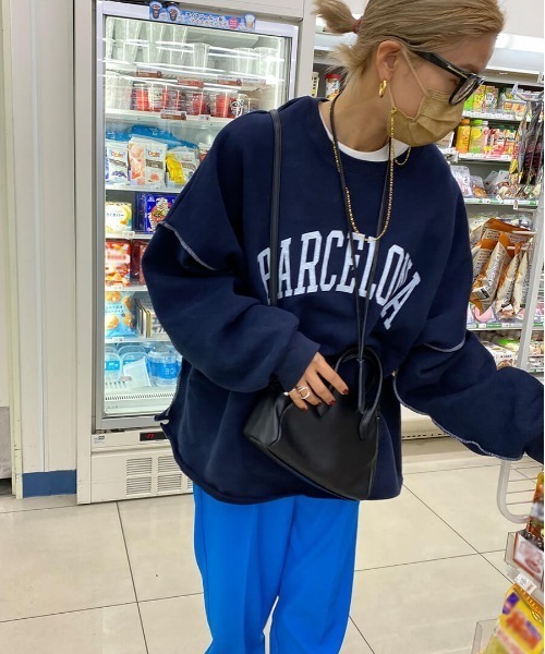 HEILIS(ヘイリス)の「【大人気!HIT ITEM!】《hideka select》裏起毛ビックサイズロゴスウェット / 秋服 冬服 ノームコア 韓国 ルーズ オーバーサイズ プリント ワンポイント スウェット トレーナー プルオーバー 長袖 保温 グレー ブラック チャコール オートミール ネイビー 黒(スウェット・レディース・チャコールグレー/ライトグレー/ブラック/ベージュ/ネイビー/グレー系その他/ブルー/オートミール/イエロー・FREE)」の17枚目の写真