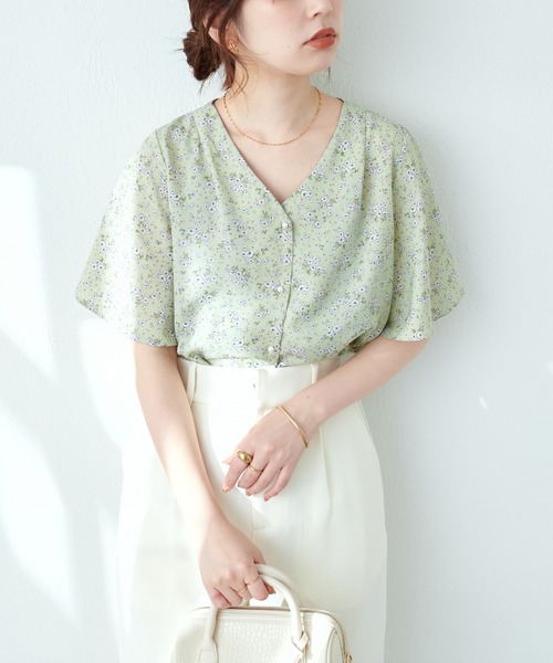 natural couture(ナチュラルクチュール)の「プチプラちびパールボタンフレア袖ブラウス(シャツ/ブラウス・レディース・ネイビー/オフホワイト/サックスブルー/ピンク/ミント/その他1/グレイッシュベージュ・FREE)」の7枚目の写真