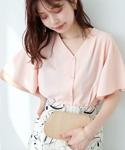 natural couture(ナチュラルクチュール)の「プチプラちびパールボタンフレア袖ブラウス(シャツ/ブラウス・レディース・ネイビー/オフホワイト/サックスブルー/ピンク/ミント/その他1/グレイッシュベージュ・FREE)」の6枚目の写真