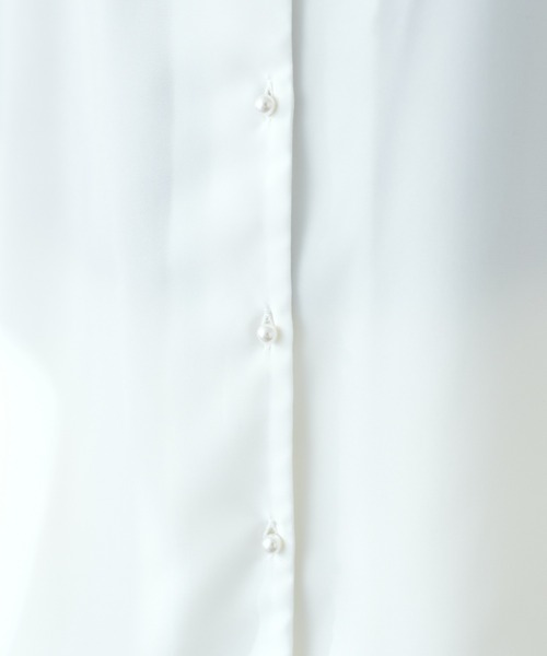 natural couture(ナチュラルクチュール)の「プチプラちびパールボタンフレア袖ブラウス(シャツ/ブラウス・レディース・ネイビー/オフホワイト/サックスブルー/ピンク/ミント/その他1/グレイッシュベージュ・FREE)」の12枚目の写真