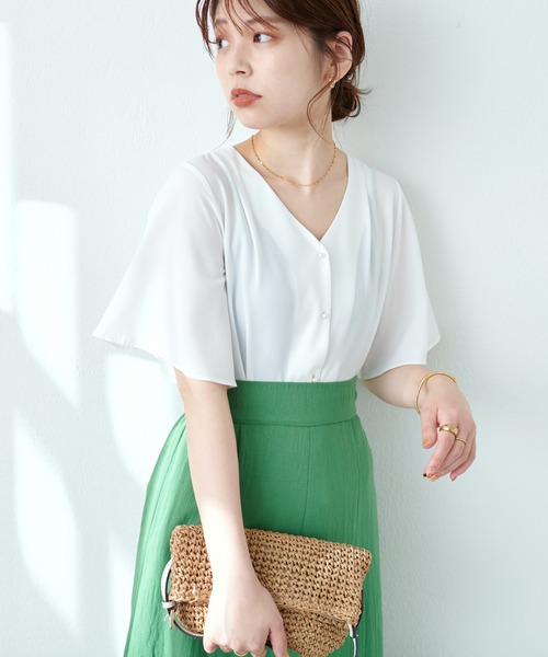 natural couture(ナチュラルクチュール)の「プチプラちびパールボタンフレア袖ブラウス(シャツ/ブラウス・レディース・ネイビー/オフホワイト/サックスブルー/ピンク/ミント/その他1/グレイッシュベージュ・FREE)」の8枚目の写真