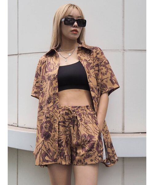 EVRIS(エヴリス)の「original flower ショートパンツ【セットアップ着用可能】(その他パンツ・レディース・ブラック/イエロー/グリーン・FREE)」の7枚目の写真