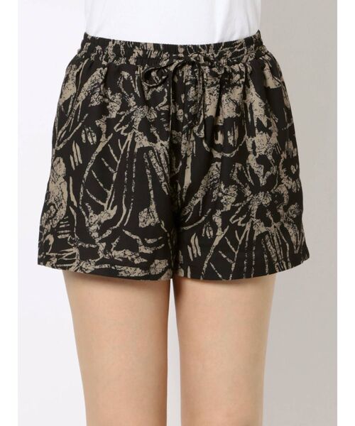 EVRIS(エヴリス)の「original flower ショートパンツ【セットアップ着用可能】(その他パンツ・レディース・ブラック/イエロー/グリーン・FREE)」の13枚目の写真