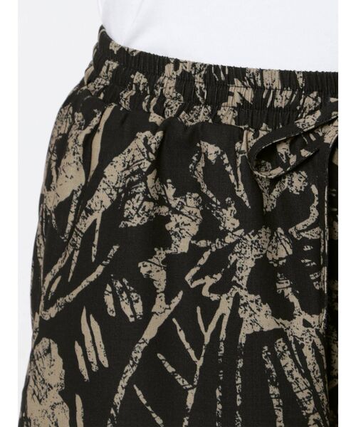 EVRIS(エヴリス)の「original flower ショートパンツ【セットアップ着用可能】(その他パンツ・レディース・ブラック/イエロー/グリーン・FREE)」の16枚目の写真