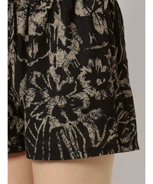 EVRIS(エヴリス)の「original flower ショートパンツ【セットアップ着用可能】(その他パンツ・レディース・ブラック/イエロー/グリーン・FREE)」の19枚目の写真