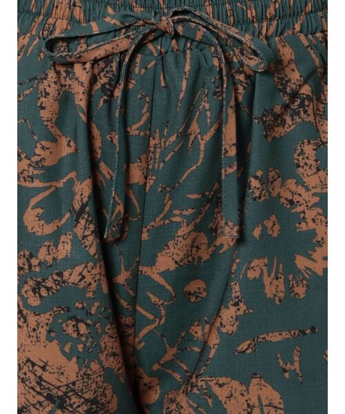 EVRIS(エヴリス)の「original flower ショートパンツ【セットアップ着用可能】(その他パンツ・レディース・ブラック/イエロー/グリーン・FREE)」の21枚目の写真