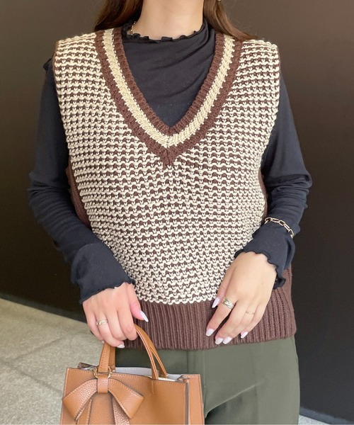 Meli rich（メリーリッチ）の「レトロ感溢れる。バイカラージャガードニットベスト（ベスト・レディース・ブラック/ブラウン/グリーン/オレンジ・MEDIUM）」の14枚目の写真