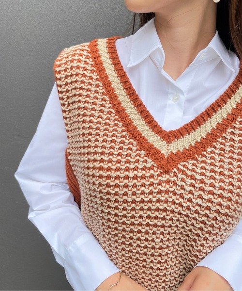 Meli rich（メリーリッチ）の「レトロ感溢れる。バイカラージャガードニットベスト（ベスト・レディース・ブラック/ブラウン/グリーン/オレンジ・MEDIUM）」の11枚目の写真