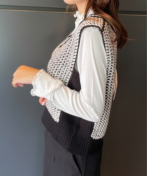 Meli rich（メリーリッチ）の「レトロ感溢れる。バイカラージャガードニットベスト（ベスト・レディース・ブラック/ブラウン/グリーン/オレンジ・MEDIUM）」の21枚目の写真