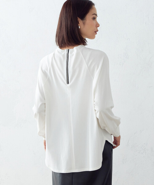 COMME CA ISM(コムサイズム)の「ボトルネック トップス(Tシャツ/カットソー・レディース・ホワイト/ブラック・MEDIUM/LARGE)」の1枚目の写真