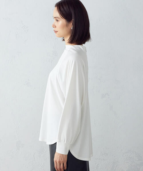 COMME CA ISM(コムサイズム)の「ボトルネック トップス(Tシャツ/カットソー・レディース・ホワイト/ブラック・MEDIUM/LARGE)」の6枚目の写真