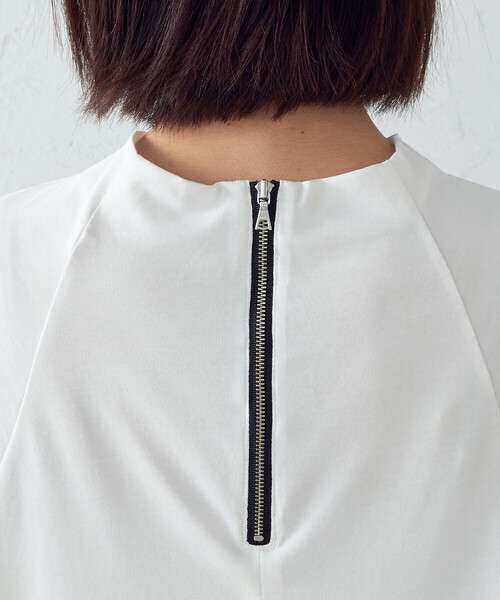 COMME CA ISM(コムサイズム)の「ボトルネック トップス(Tシャツ/カットソー・レディース・ホワイト/ブラック・MEDIUM/LARGE)」の11枚目の写真