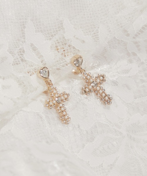 Mel cinna(メルシーナ)の「Mel cinna/cross heart earring(イヤリング・レディース・ゴールド・FREE)」の8枚目の写真