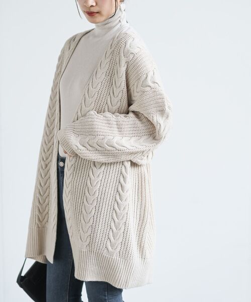 rps（アールピーエス）の「ケーブルロングニットカーディガン（カーディガン/ボレロ・レディース・ブラック/アイボリー/ベージュ・M/フリー）」の2枚目の写真