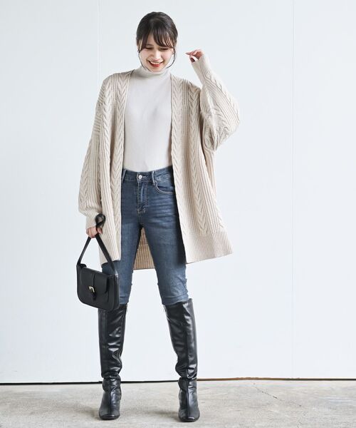 rps（アールピーエス）の「ケーブルロングニットカーディガン（カーディガン/ボレロ・レディース・ブラック/アイボリー/ベージュ・M/フリー）」の4枚目の写真