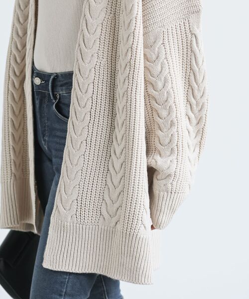rps（アールピーエス）の「ケーブルロングニットカーディガン（カーディガン/ボレロ・レディース・ブラック/アイボリー/ベージュ・M/フリー）」の11枚目の写真