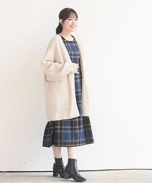 rps（アールピーエス）の「ケーブルロングニットカーディガン（カーディガン/ボレロ・レディース・ブラック/アイボリー/ベージュ・M/フリー）」の13枚目の写真