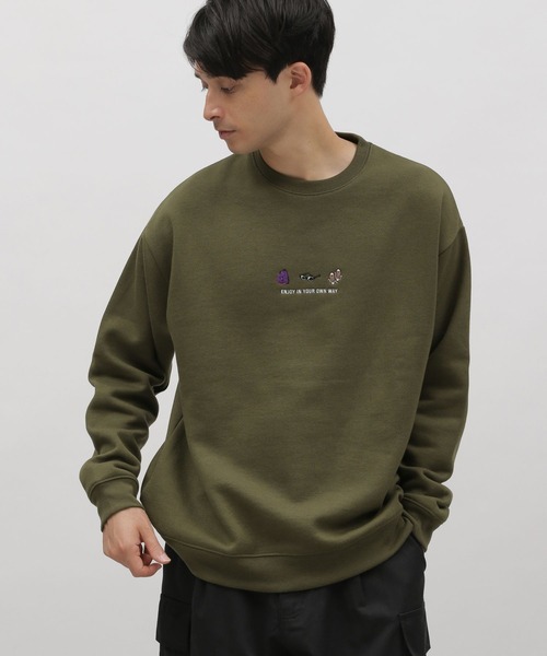 LAKOLE(ラコレ)の「【PARK】3モチーフ刺繍プルオーバー / 168069(スウェット・メンズ・オリーブ/マスタード/ホワイト/ネイビー・MEDIUM/LARGE/X-LARGE)」の1枚目の写真