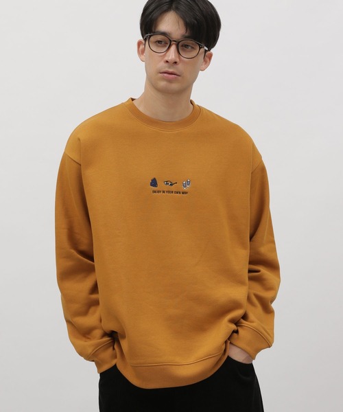LAKOLE(ラコレ)の「【PARK】3モチーフ刺繍プルオーバー / 168069(スウェット・メンズ・オリーブ/マスタード/ホワイト/ネイビー・MEDIUM/LARGE/X-LARGE)」の4枚目の写真