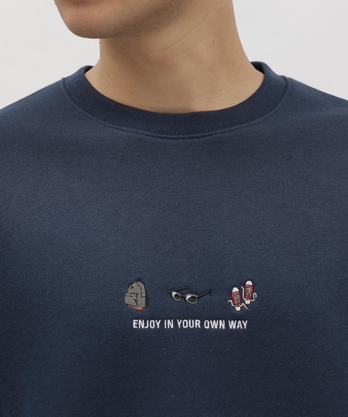 LAKOLE(ラコレ)の「【PARK】3モチーフ刺繍プルオーバー / 168069(スウェット・メンズ・オリーブ/マスタード/ホワイト/ネイビー・MEDIUM/LARGE/X-LARGE)」の6枚目の写真